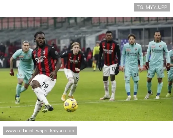 成都中场核心合同细节流出，引发球迷围观讨论